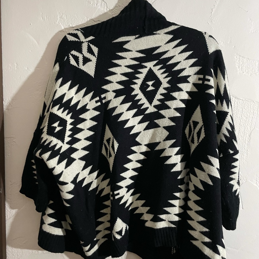 Small forever 21 black and cream 3/4 sleeve cardigan